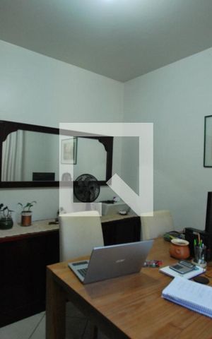 Casa à venda com 222m², 5 quartos e 2 vagasQuarto Reversivel
