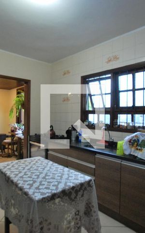 Casa à venda com 222m², 5 quartos e 2 vagasCozinha