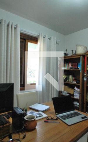 Casa à venda com 222m², 5 quartos e 2 vagasQuarto Reversivel