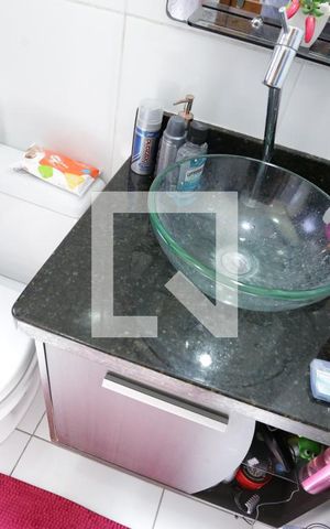 Casa de condomínio à venda com 133m², 2 quartos e 2 vagasBanheiro da Suíte 1
