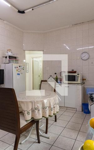 Casa à venda com 140m², 3 quartos e 3 vagas Casa à venda com 140m², 3 quartos e 3 vagasBanheiro 2