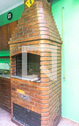 Casa à venda com 210m², 3 quartos e 4 vagas Casa à venda com 210m², 3 quartos e 4 vagasChurrasqueira