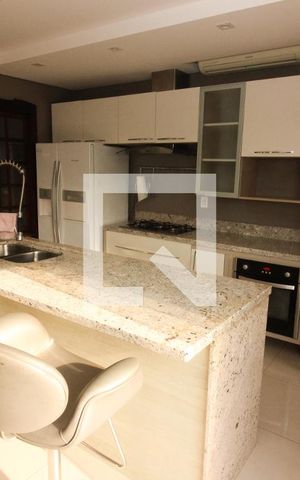 Apartamento à venda com 298m², 3 quartos e 2 vagas Apartamento à venda com 298m², 3 quartos e 2 vagasCozinha