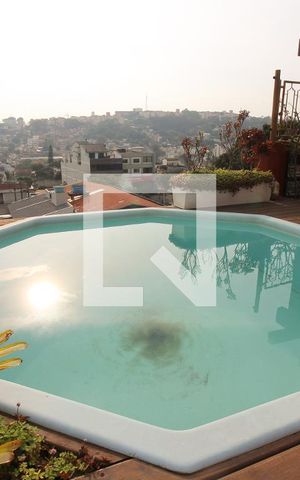 Apartamento à venda com 298m², 3 quartos e 2 vagas Apartamento à venda com 298m², 3 quartos e 2 vagasPiscina