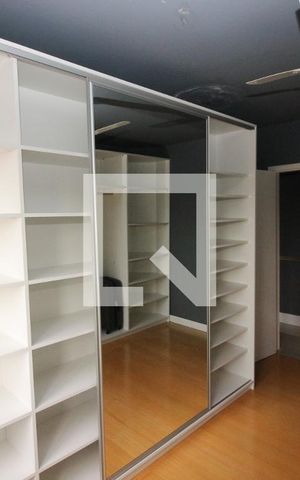 Apartamento à venda com 298m², 3 quartos e 2 vagas Apartamento à venda com 298m², 3 quartos e 2 vagasCloset da suíte