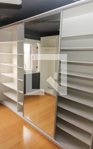 Apartamento à venda com 298m², 3 quartos e 2 vagas Apartamento à venda com 298m², 3 quartos e 2 vagasCloset da suíte
