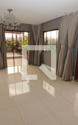 Apartamento à venda com 298m², 3 quartos e 2 vagas Apartamento à venda com 298m², 3 quartos e 2 vagasSala de Jantar