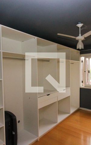 Apartamento à venda com 298m², 3 quartos e 2 vagas Apartamento à venda com 298m², 3 quartos e 2 vagasCloset da suíte