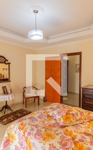 Casa à venda com 365m², 4 quartos e 10 vagas Casa à venda com 365m², 4 quartos e 10 vagasSuíte 1