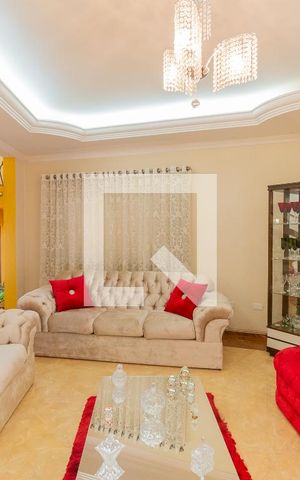 Casa à venda com 365m², 4 quartos e 10 vagas Casa à venda com 365m², 4 quartos e 10 vagasSala