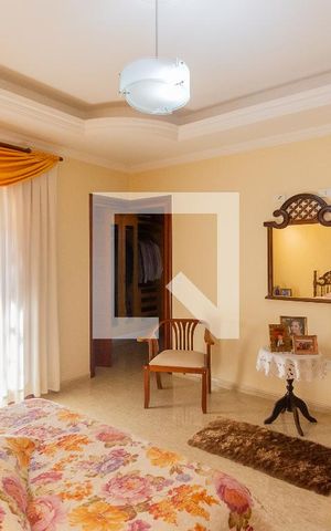 Casa à venda com 365m², 4 quartos e 10 vagas Casa à venda com 365m², 4 quartos e 10 vagasSuíte 1
