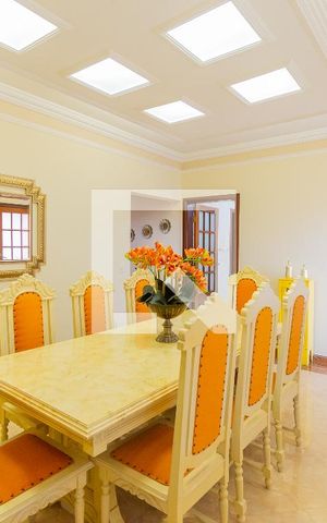 Casa à venda com 365m², 4 quartos e 10 vagas Casa à venda com 365m², 4 quartos e 10 vagasSala de Jantar
