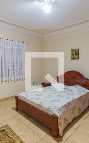 Casa à venda com 365m², 4 quartos e 10 vagas Casa à venda com 365m², 4 quartos e 10 vagasQuarto 4