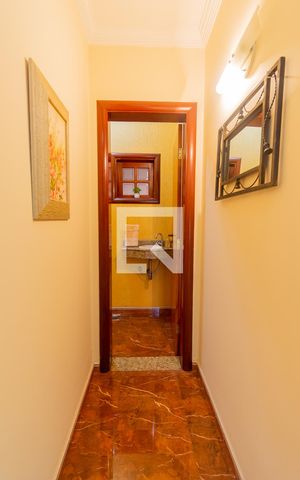 Casa à venda com 365m², 4 quartos e 10 vagas Casa à venda com 365m², 4 quartos e 10 vagasLavabo