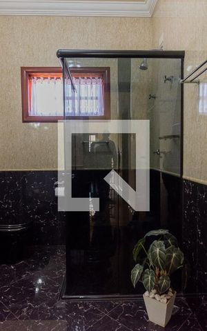Casa à venda com 365m², 4 quartos e 10 vagas Casa à venda com 365m², 4 quartos e 10 vagasBanheiro Social