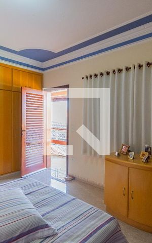 Casa à venda com 365m², 4 quartos e 10 vagas Casa à venda com 365m², 4 quartos e 10 vagasQuarto 1