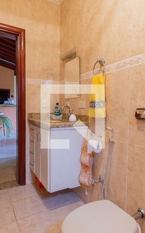 Casa à venda com 365m², 4 quartos e 10 vagas Casa à venda com 365m², 4 quartos e 10 vagasBanheiro 2