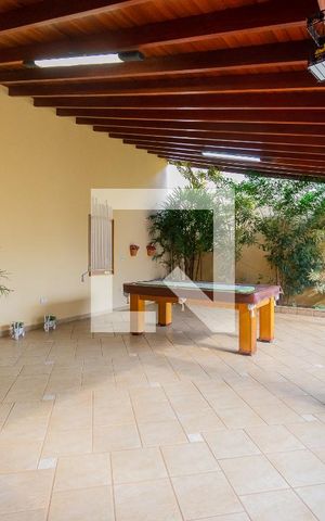 Casa à venda com 365m², 4 quartos e 10 vagas Casa à venda com 365m², 4 quartos e 10 vagasSalão de jogos