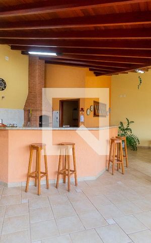 Casa à venda com 365m², 4 quartos e 10 vagas Casa à venda com 365m², 4 quartos e 10 vagasÁrea comum - Churrasqueira