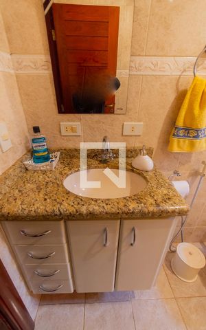 Casa à venda com 365m², 4 quartos e 10 vagas Casa à venda com 365m², 4 quartos e 10 vagasBanheiro 2