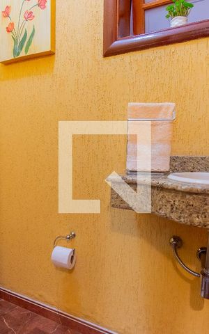Casa à venda com 365m², 4 quartos e 10 vagas Casa à venda com 365m², 4 quartos e 10 vagasLavabo