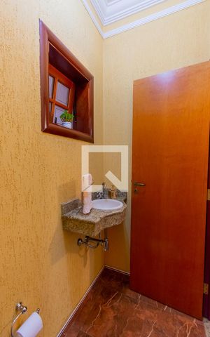 Casa à venda com 365m², 4 quartos e 10 vagas Casa à venda com 365m², 4 quartos e 10 vagasLavabo