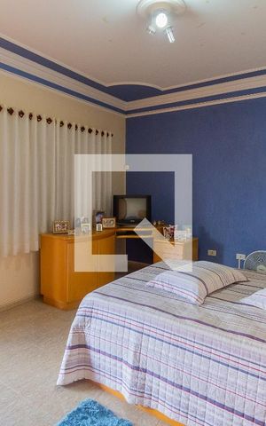 Casa à venda com 365m², 4 quartos e 10 vagas Casa à venda com 365m², 4 quartos e 10 vagasQuarto 1