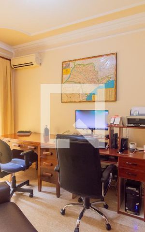 Casa à venda com 365m², 4 quartos e 10 vagas Casa à venda com 365m², 4 quartos e 10 vagasQuarto 3
