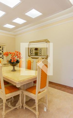 Casa à venda com 365m², 4 quartos e 10 vagas Casa à venda com 365m², 4 quartos e 10 vagasSala de Jantar