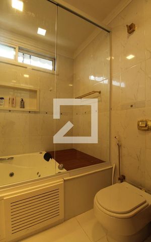 Apartamento à venda com 385m², 5 quartos e 4 vagasBanheiro - Suíte 2