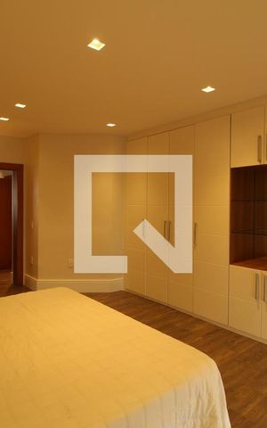 Apartamento à venda com 385m², 5 quartos e 4 vagasSuíte 2