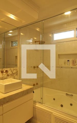 Apartamento à venda com 385m², 5 quartos e 4 vagasBanheiro - Suíte 2