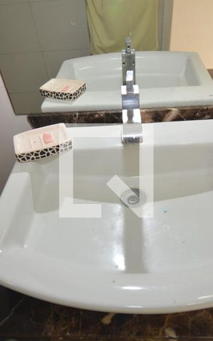 Casa à venda com 448m², 3 quartos e 2 vagasBanheiro
