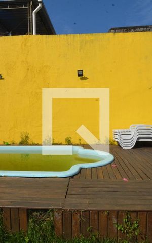 Casa à venda com 448m², 3 quartos e 2 vagasQuintal - Piscina