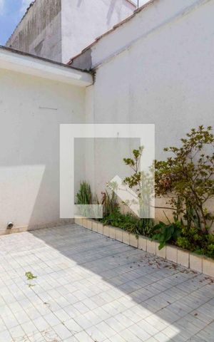 Casa à venda com 170m², 3 quartos e 1 vaga Casa à venda com 170m², 3 quartos e 1 vagaQuintal
