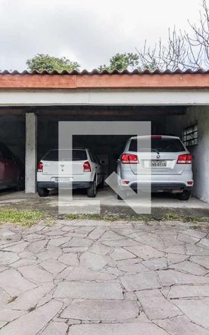 Casa à venda com 500m², 4 quartos e 4 vagas Casa à venda com 500m², 4 quartos e 4 vagasGaragem