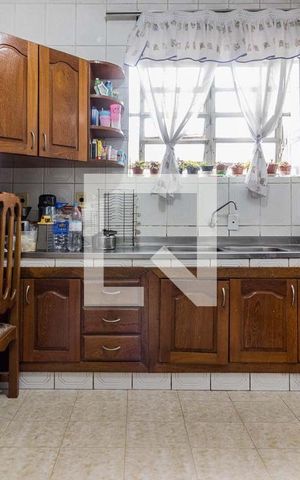 Casa à venda com 500m², 4 quartos e 4 vagas Casa à venda com 500m², 4 quartos e 4 vagasCozinha