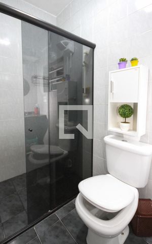 Casa à venda com 135m², 3 quartos e 1 vaga Casa à venda com 135m², 3 quartos e 1 vagaBanheiro da Suíte