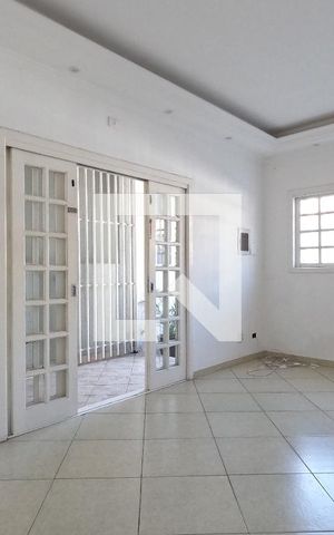 Casa à venda com 272m², 4 quartos e 3 vagasSala