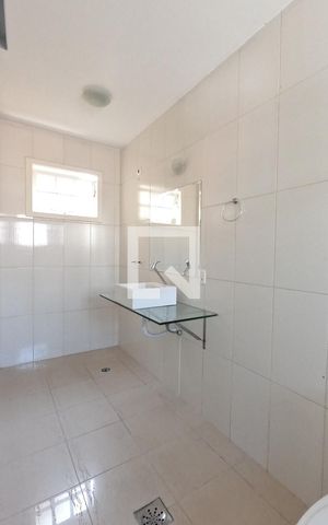 Casa à venda com 272m², 4 quartos e 3 vagasBanheiro da Suíte
