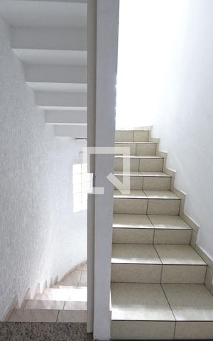 Casa à venda com 272m², 4 quartos e 3 vagasEscada