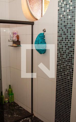 Casa à venda com 250m², 3 quartos e 2 vagasBanheiro