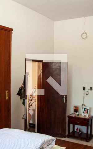 Casa à venda com 250m², 3 quartos e 2 vagasSuíte