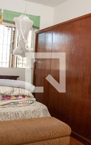 Casa à venda com 250m², 3 quartos e 2 vagasSuíte