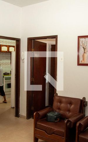 Casa à venda com 250m², 3 quartos e 2 vagasSala de TV