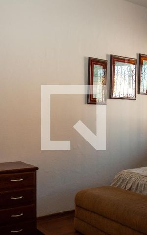 Casa à venda com 250m², 3 quartos e 2 vagasSuíte