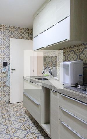 Apartamento à venda com 99m², 3 quartos e 2 vagas Apartamento à venda com 99m², 3 quartos e 2 vagasCozinha