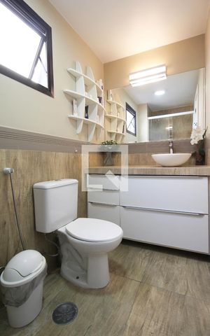Apartamento à venda com 99m², 3 quartos e 2 vagas Apartamento à venda com 99m², 3 quartos e 2 vagasBanheiro da Suíte