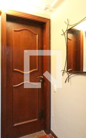 Apartamento à venda com 99m², 3 quartos e 2 vagas Apartamento à venda com 99m², 3 quartos e 2 vagasHall do apartamento