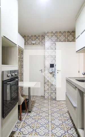 Apartamento à venda com 99m², 3 quartos e 2 vagas Apartamento à venda com 99m², 3 quartos e 2 vagasCozinha